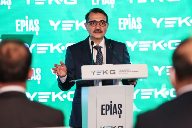 Bakan Dönmez: Yenilenebilir enerjinin teşviki adına önemli bir adım atıyoruz