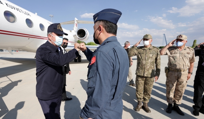 Akar'dan YPG tepkisi: Kimse aklımızla alay etmesin