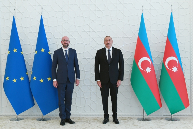 Aliyev, AB Konseyi Başkanı Michel'le görüştü