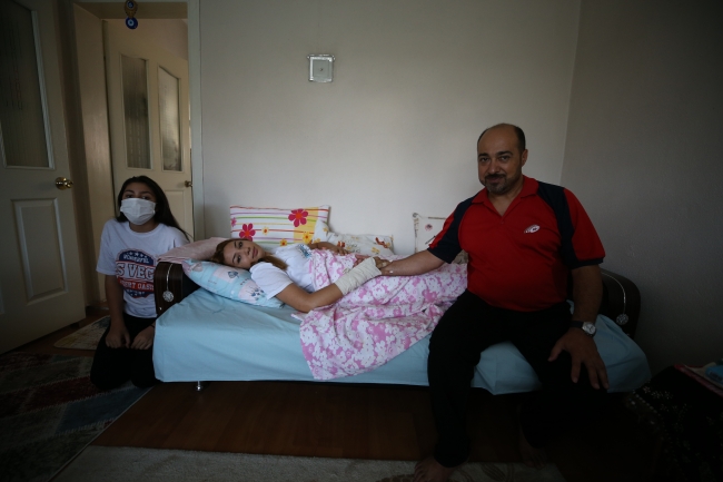 Emniyet kemeriyle hayata tutundu