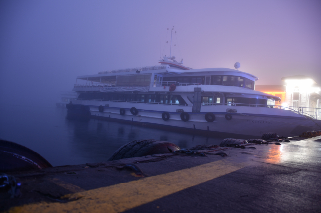İstanbul Boğazı'nda ulaşıma "sis" engeli