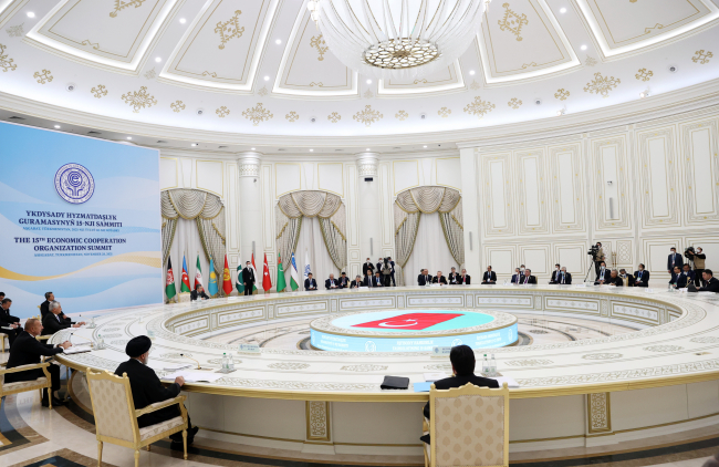 EİT 15. Zirvesi aile fotoğrafıyla başladı