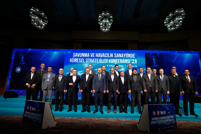 Bakan Muş: Son 12 aylık ihracat değerimiz 221 milyar dolara ulaştı