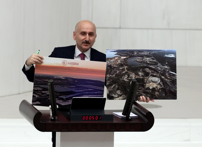 Bakan Karaismailoğlu: 2022 yılında Milli Elektrikli Tren raylarda olacak