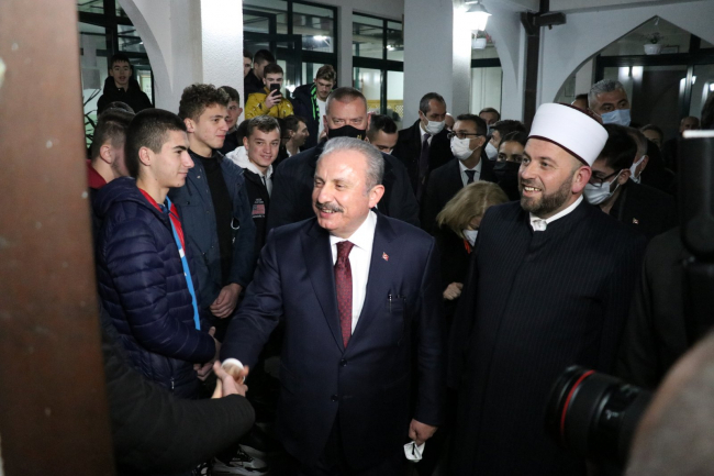 TBMM Başkanı Şentop'tan Karadağ’da Mehmet Fatih Medresesine ziyaret