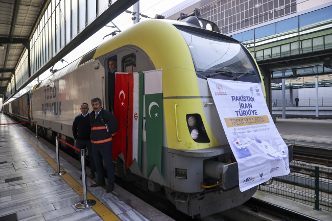 İslamabad-Tahran-İstanbul yük treninin ikincisi Türkiye'de