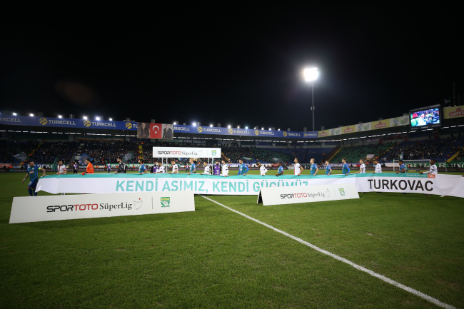 TURKOVAC yeşil sahada