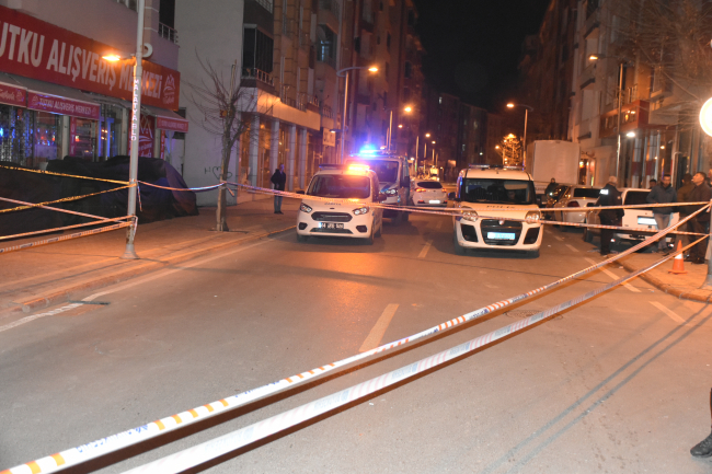 Kolonlarından sesler gelen 5 katlı bina tahliye edildi