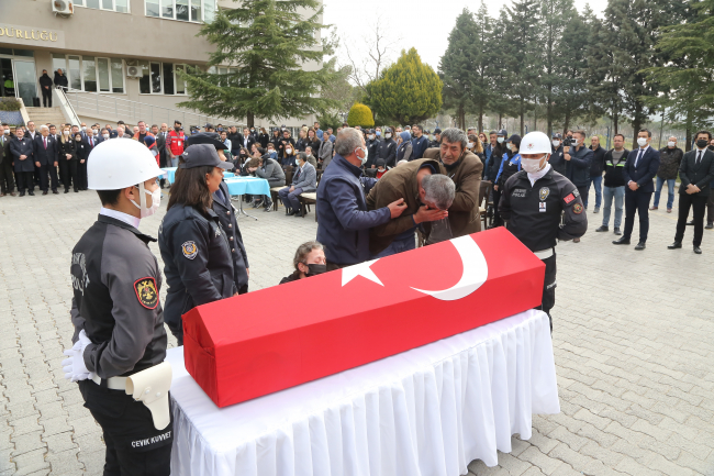 Şehit polis son yolculuğuna uğurlandı
