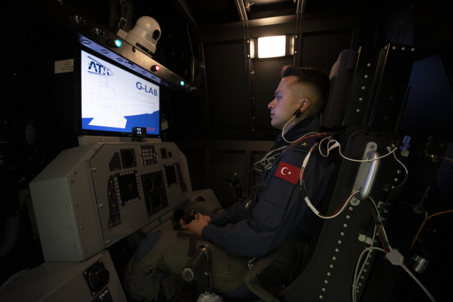 Savaş pilotları zorlu testlerden geçiyor