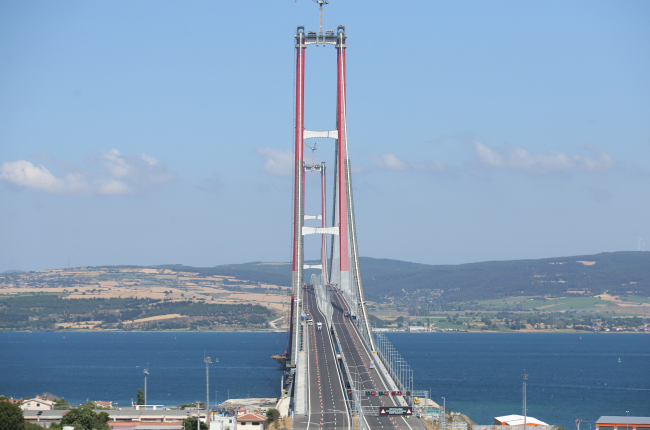 1915 Çanakkale Köprüsü'nde "kedi yolu" sökülüyor