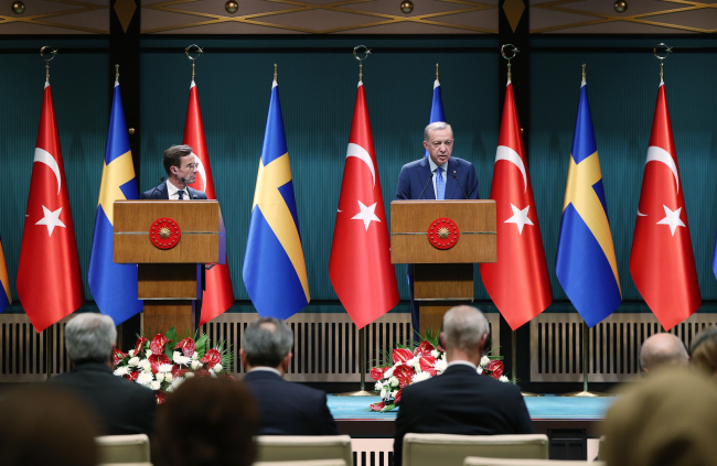 Cumhurbaşkanı Erdoğan: Kaygılarımızın giderilmesine destek olan İsveç görmek istiyoruz