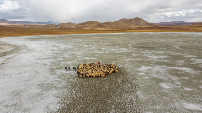 Tuz Gölü'nde kuraklık alarmı