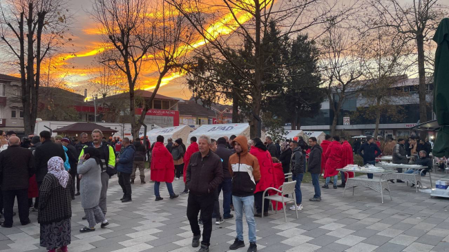 Depreme yakalanan vatandaşlar yaşadıklarını anlattı