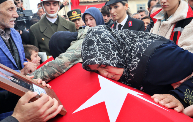 Pençe-Kilit şehitlerine veda