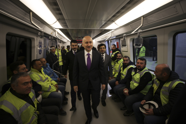 Bakan Karaismailoğlu, AKM-Gar-Kızılay Metro Hattı'nı test etti