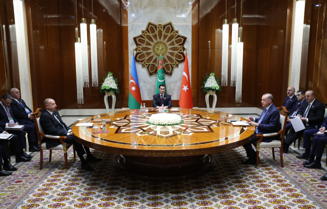 Aliyev: Azerbaycan, Türkiye ve Türkmenistan birbirine sıkı sıkıya bağlı