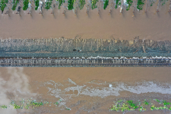 ABD'nin California eyaleti "atmosferik nehir" denilen hava şartları ile boğuşuyor