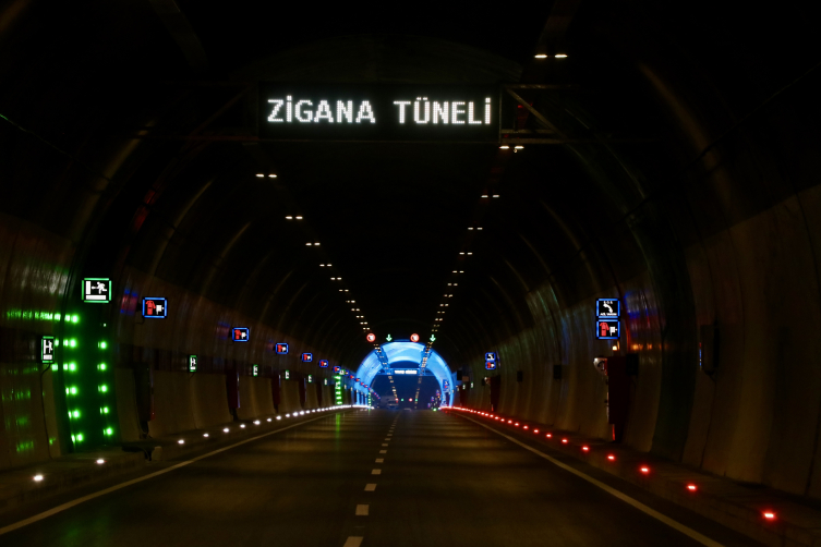Bakan Karaismailoğlu: 3 Mayıs'ta Zigana Tüneli'ni açacağız