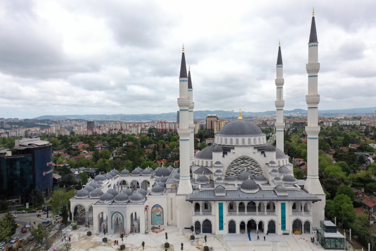 Barbaros Hayrettin Paşa Camii ibadete açılıyor