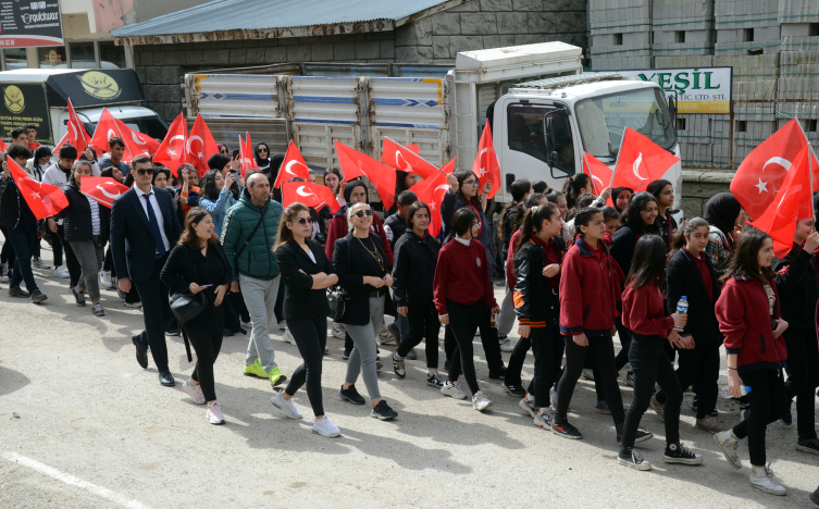 19 Mayıs yurtta coşkuyla kutlanıyor