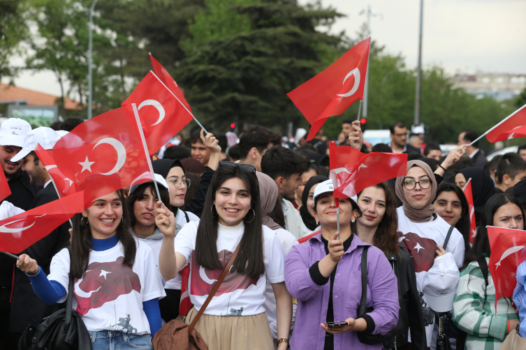 19 Mayıs yurtta coşkuyla kutlanıyor