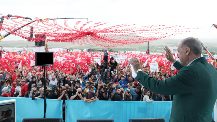 Cumhurbaşkanı Erdoğan: Ekim-Kasım gibi kalıcı konutları teslim etmeye başlamayı hedefliyoruz