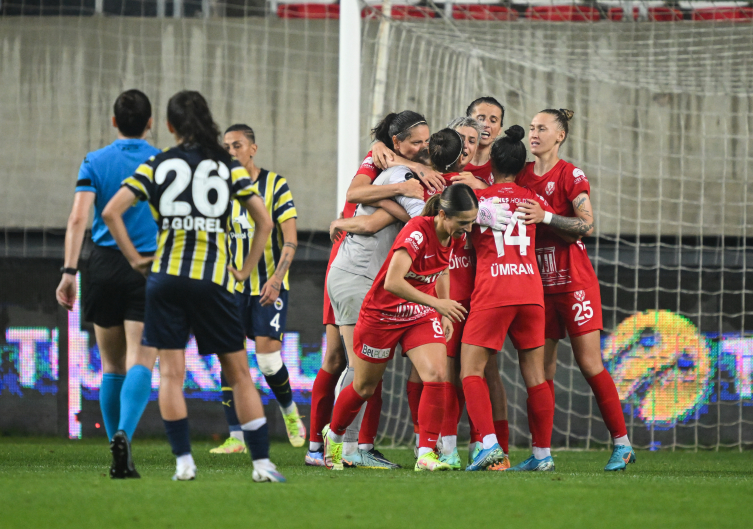 Kadın Futbol Süper Ligi'nde şampiyon ABB FOMGET