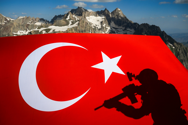 Türkiye'nin en yüksekteki üs bölgesinde vatan nöbeti