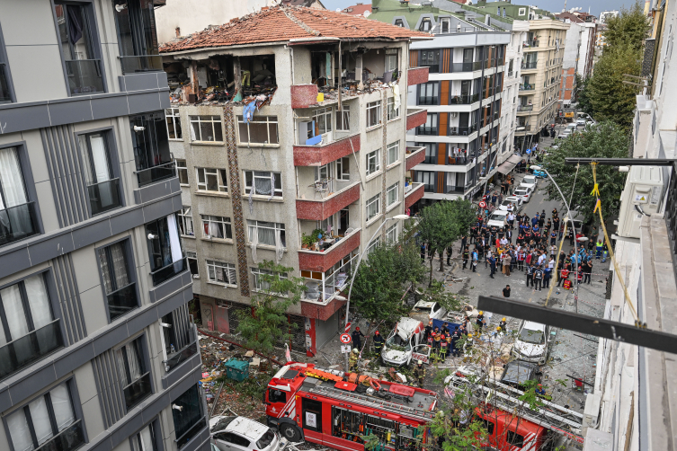 Şirinevler'de binada patlama: 3 ölü, 3 yaralı
