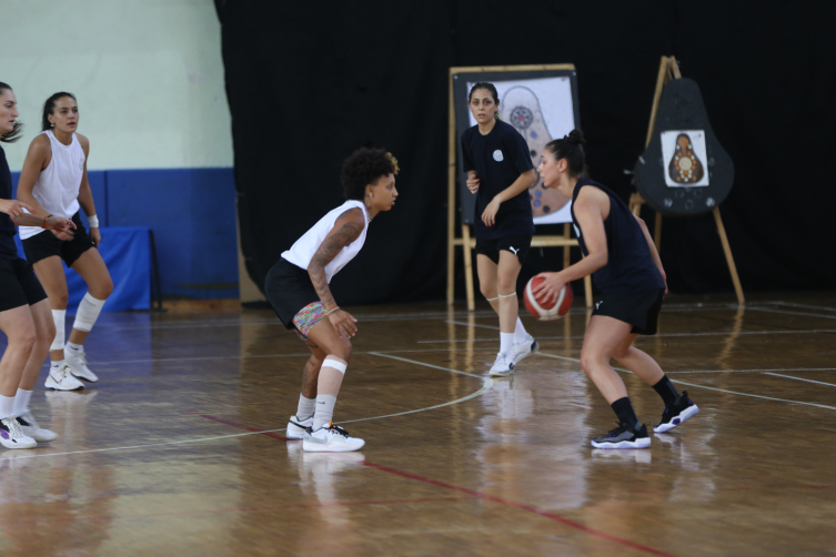 Hatay'ın kadın basketbol takımında hedef play-off