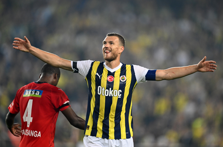 Fenerbahçe, rekor kırarak liderliğini sürdürdü - TRT Spor