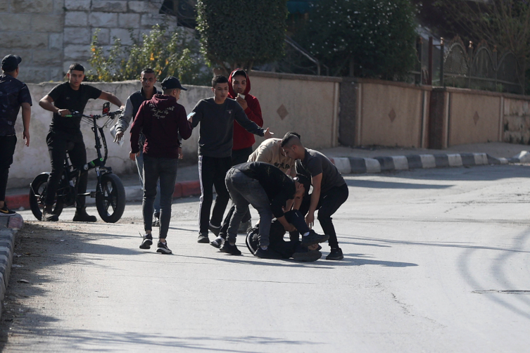  İsrail güçlerinin, Batı Şeria'nın El Bireh kentinde düzenlediği baskında bir kişi yaralandı | Fotoğraf: AA