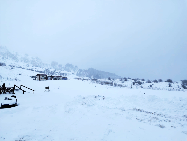 Keltepe'de kar kalınlığı 40 santimetreye ulaştı