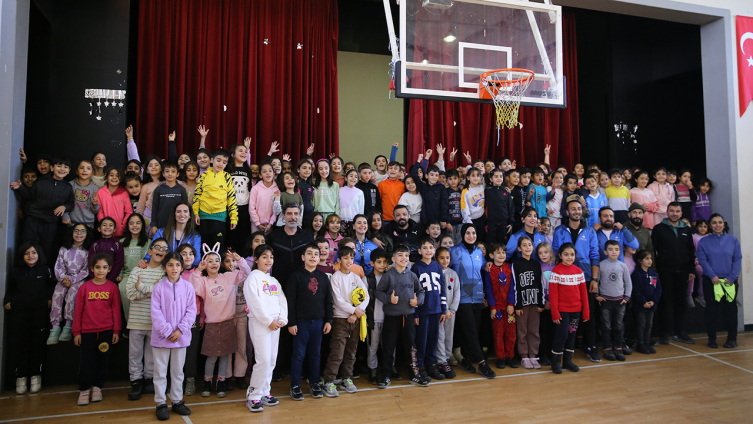 Diyarbakır'da yaklaşık 2 bin öğrenci spora kazandırıldı