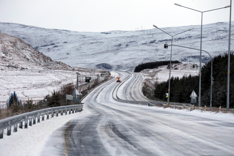 Erzurum, Tunceli, Ağrı, Ardahan ve Kars'ta kar yağışı etkili oluyor