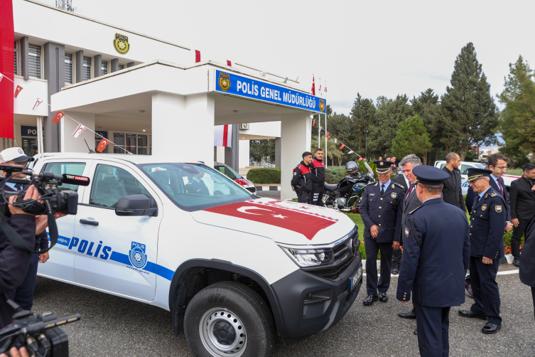 Türkiye'den KKTC polisine araç ve ekipman desteği