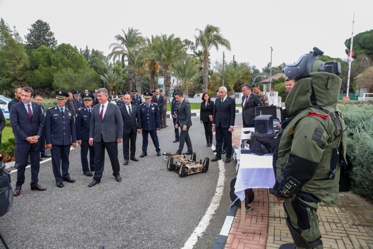 Türkiye'den KKTC polisine araç ve ekipman desteği