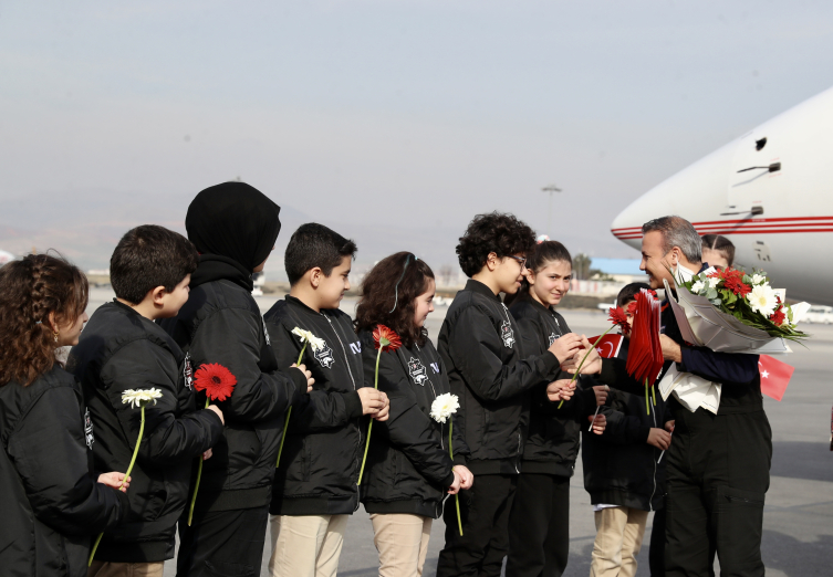 Türkiye'nin ilk astronotu Gezeravcı: Bu sadece bir başlangıçtı