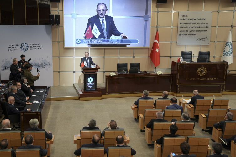 Bakan Özhaseki: Önümüzdeki ay sonuna kadar 75 bin konutu teslim edeceğiz