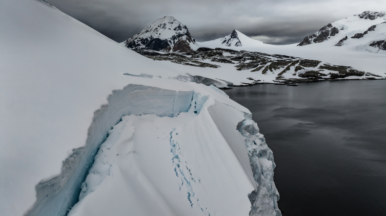 Antarktika'da Türkiye büyüklüğünde buz eridi