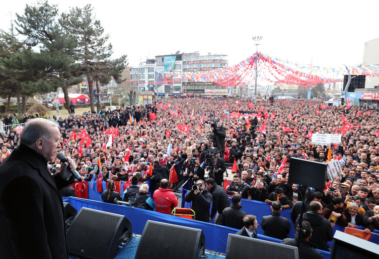 Cumhurbaşkanı Erdoğan: Milli irade işportacılarına eyvallah etmeyiz