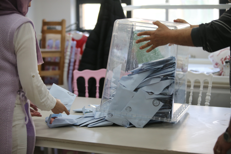 İzmir Seçim Sonuçları (Yerel Seçim 2024 Canlı)