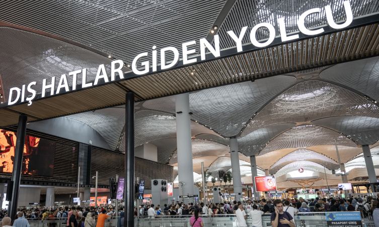 Havalimanları bayram yoğunluğuna hazır