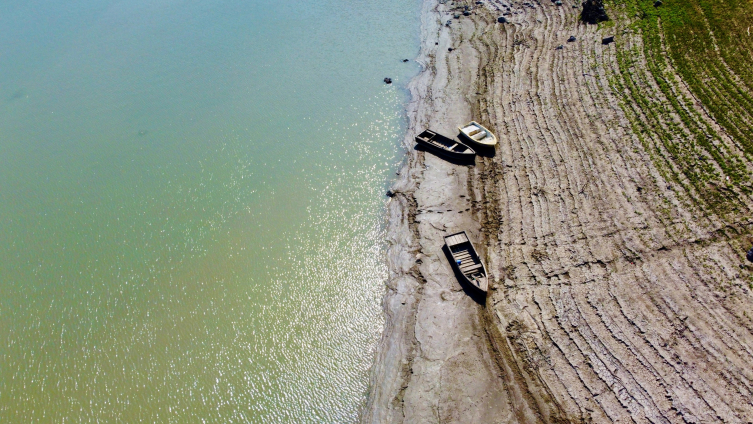 Arazi toplulaştırılıyor, toprak korunuyor