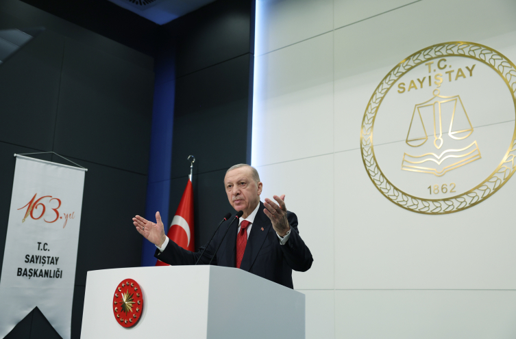 Cumhurbaşkanı Erdoğan: Milletin hakkını yiyenin gözünün yaşına bakmayız