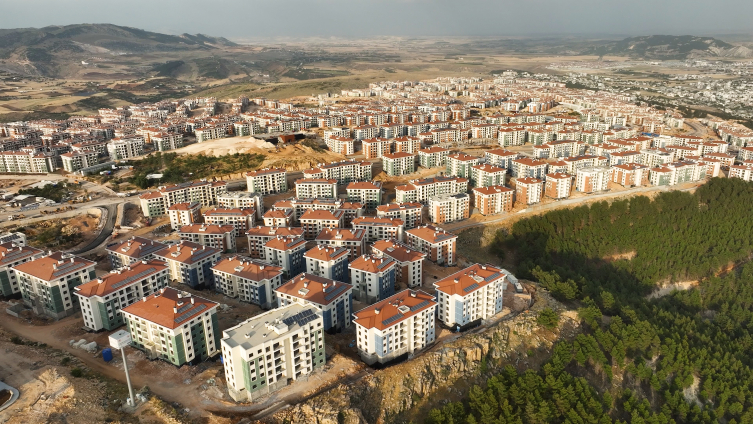 350 bininci deprem konutu bugün teslim edilecek