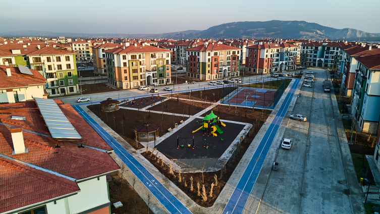 350 bininci deprem konutu bugün teslim edilecek