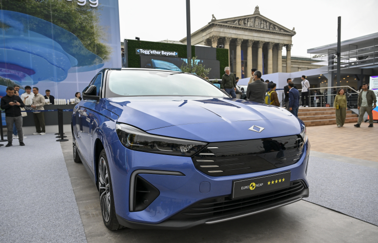 Togg T10F rakiplerini solladı