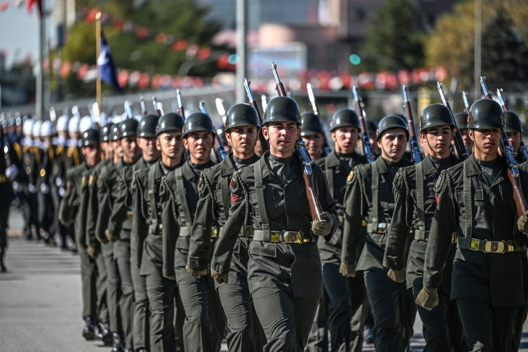 Ankara'da Cumhuriyet Bayramı dolayısıyla resmi geçit töreni düzenlendi